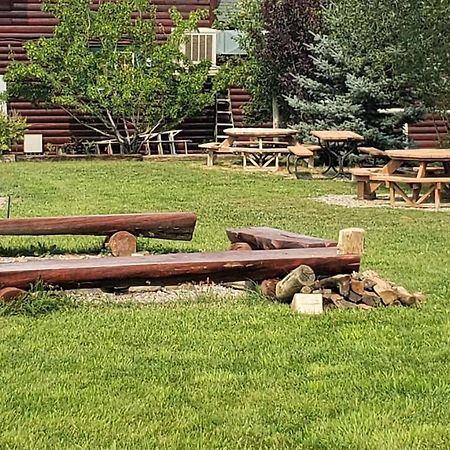 Wolf Den Log Cabin Motel And Rv Park Thayne Экстерьер фото