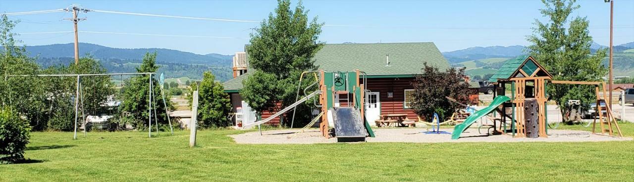 Wolf Den Log Cabin Motel And Rv Park Thayne Экстерьер фото