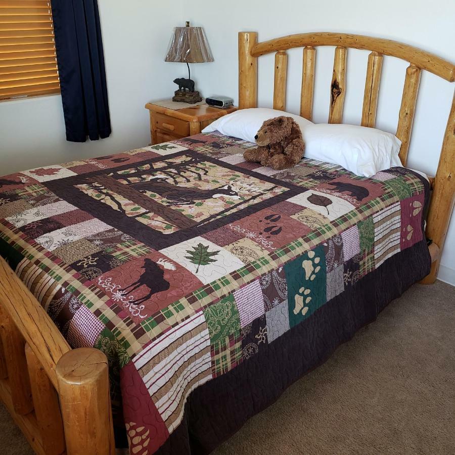 Wolf Den Log Cabin Motel And Rv Park Thayne Экстерьер фото